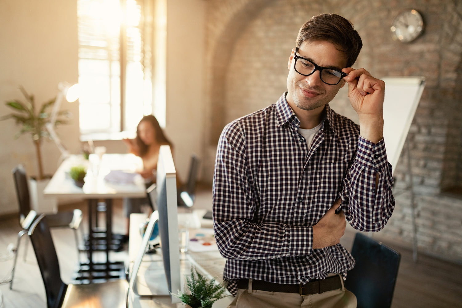 Why Do Optical Glasses Become Thicker as the Prescription Number Increases?