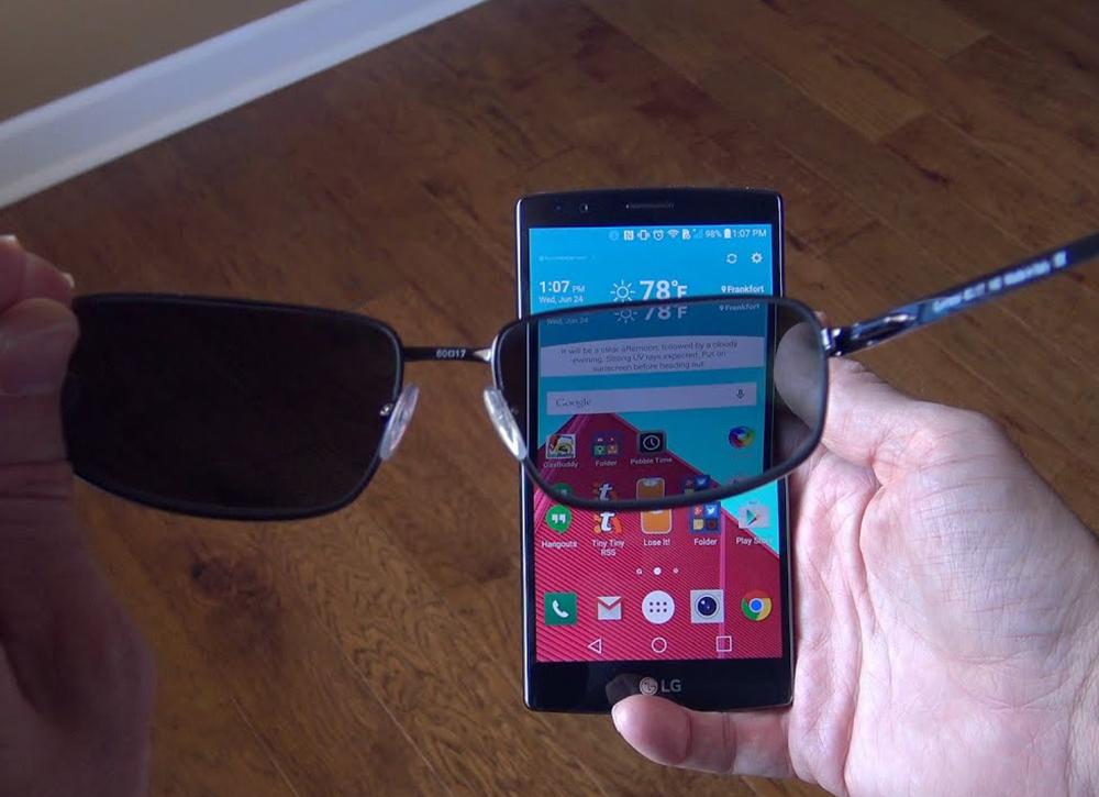 Do Polarized Sunglasses Make Your Phone Look Weird?